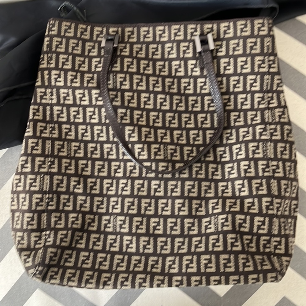 Fendi zucca monogram tote - Picture 8 of 9